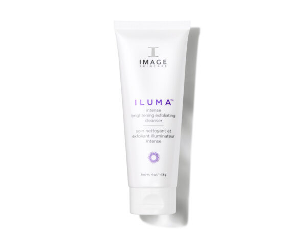Ervaar de Iluma - Intense Brightening Exfoliating Cleanser van Image Skincare voor een verhelderende reiniging, geschikt voor alle huidtypes.